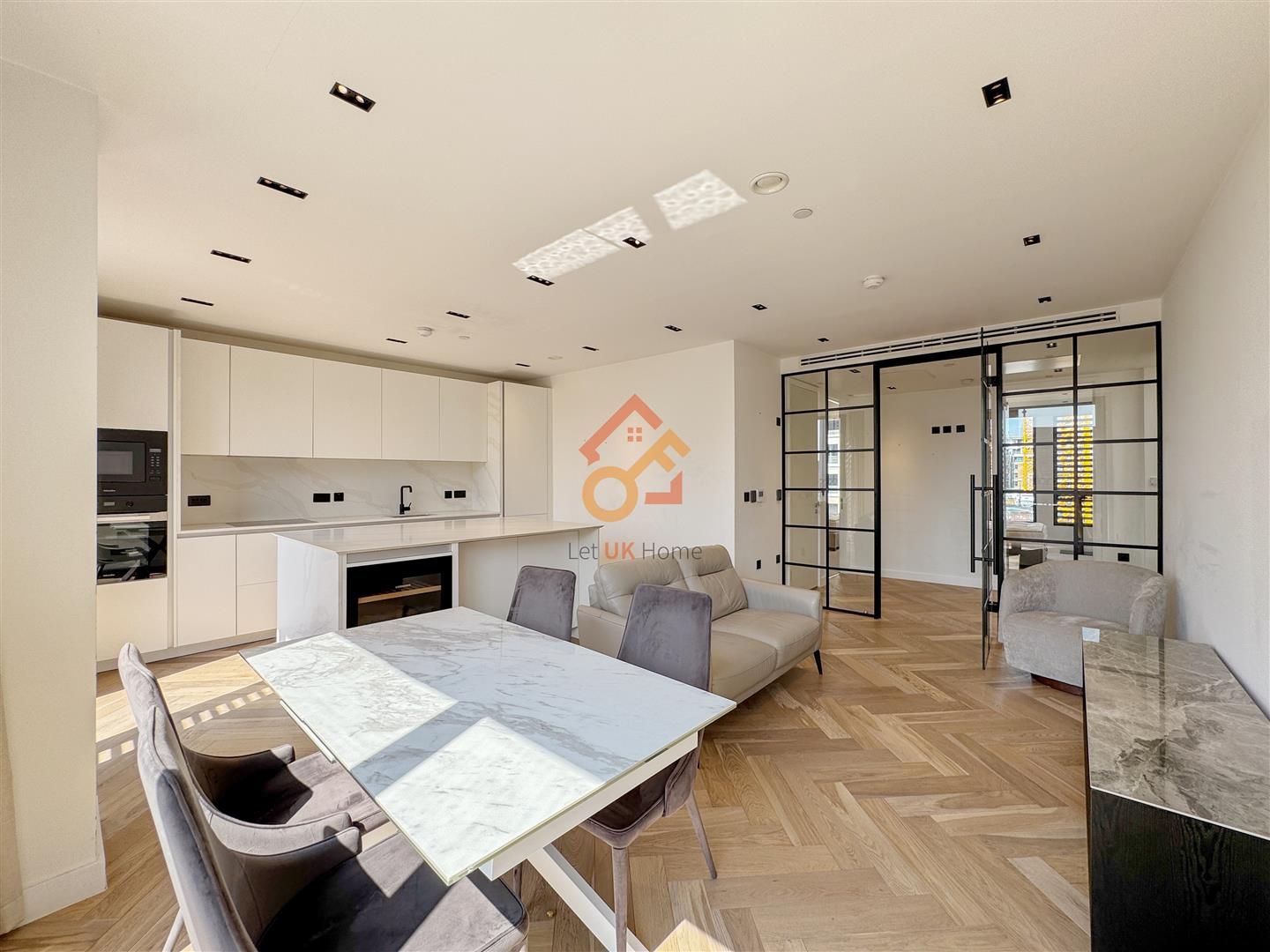 Flat Cluny Mews in Greater London