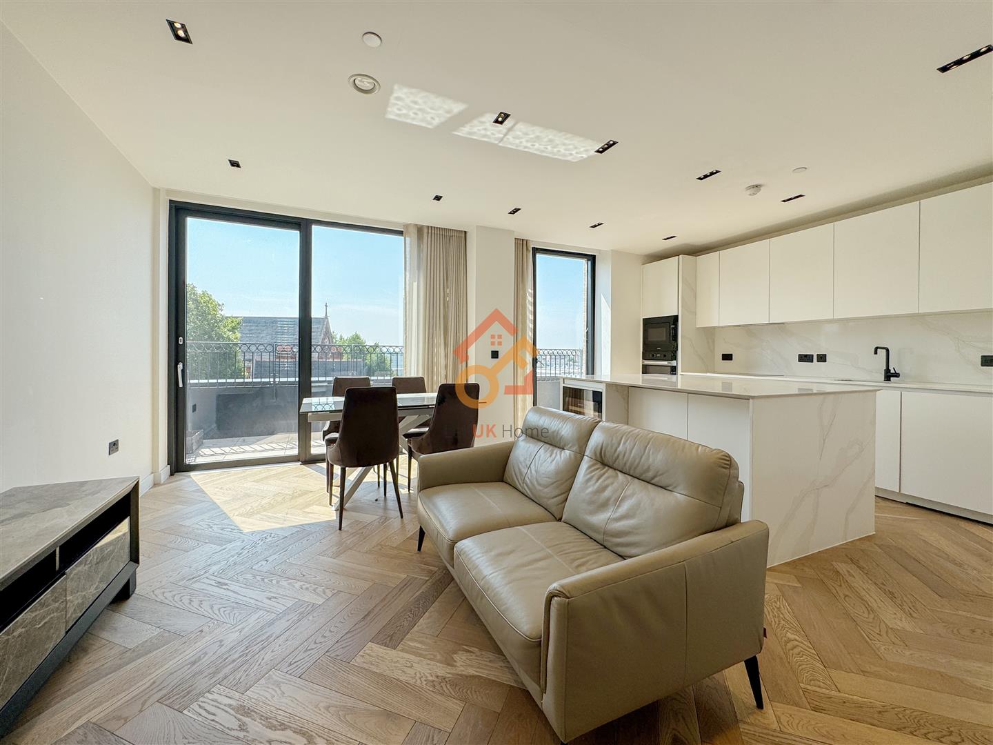 Flat Cluny Mews in Greater London
