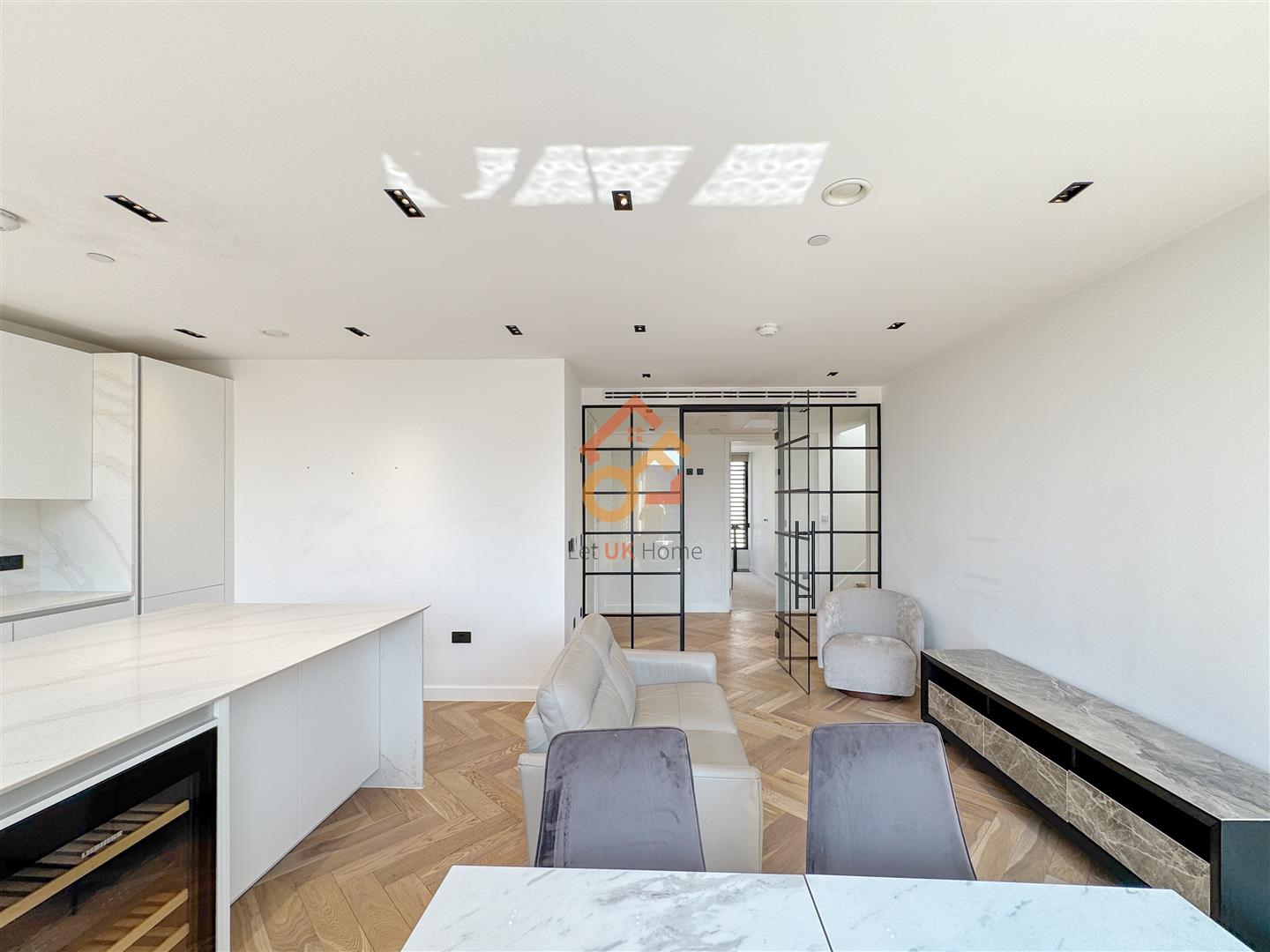 Flat Cluny Mews in Greater London