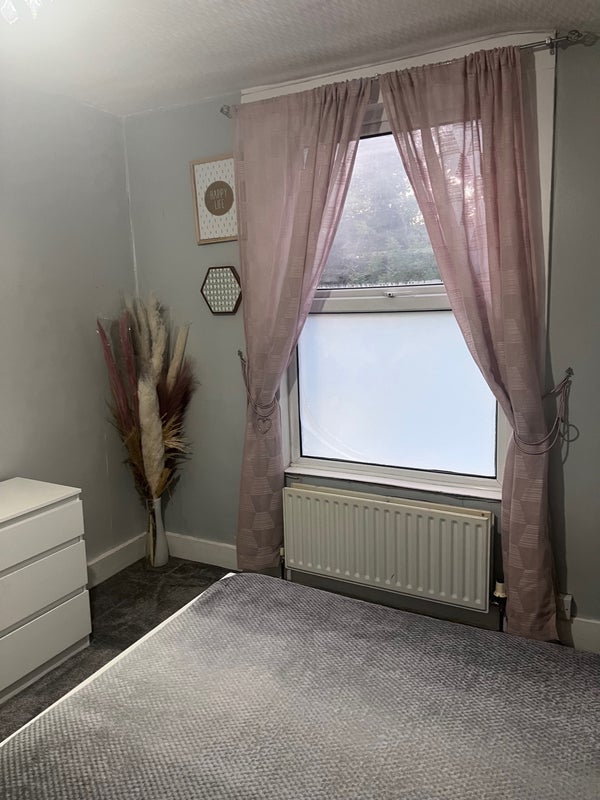 Room Arngask Road in Greater London