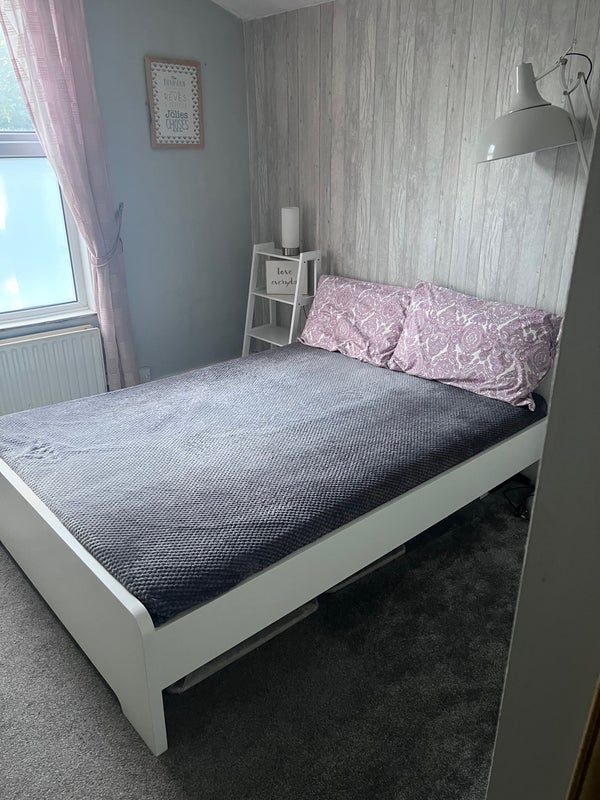Room Arngask Road in Greater London