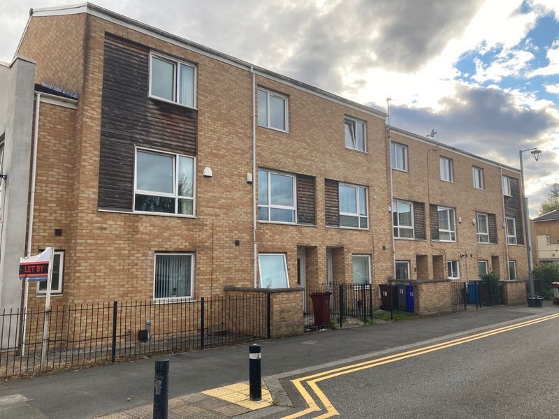 Room Aspull Walk in Manchester