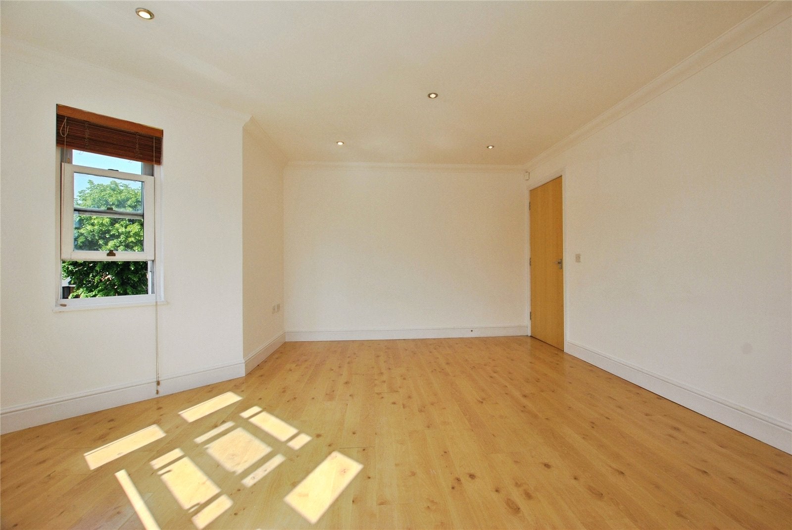 Flat Broomfield Road in Chelmsford