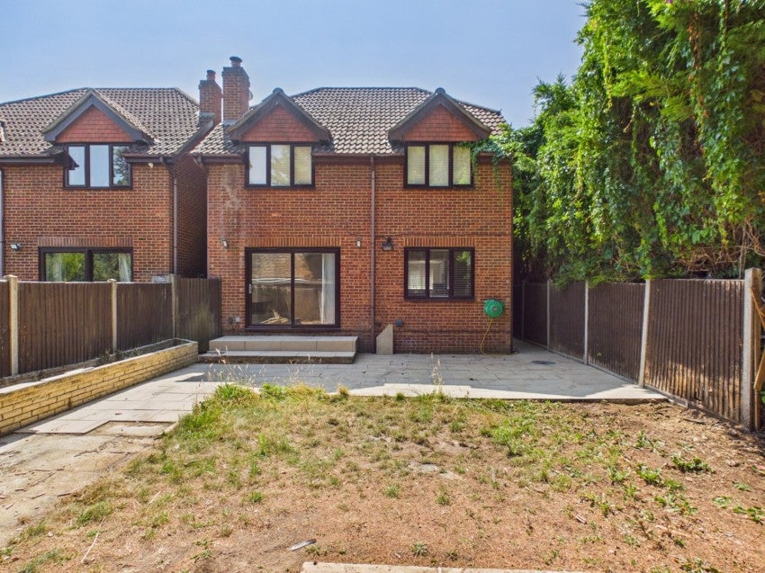 House Ouseley Road in Wraysbury