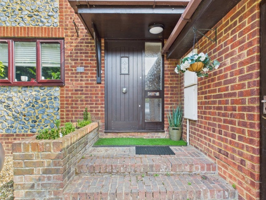 House Ouseley Road in Wraysbury