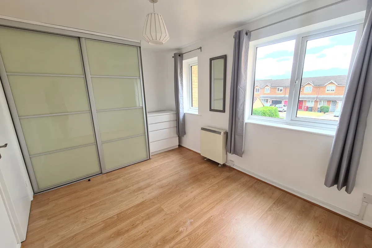 Flat Lowestoft Drive in Slough
