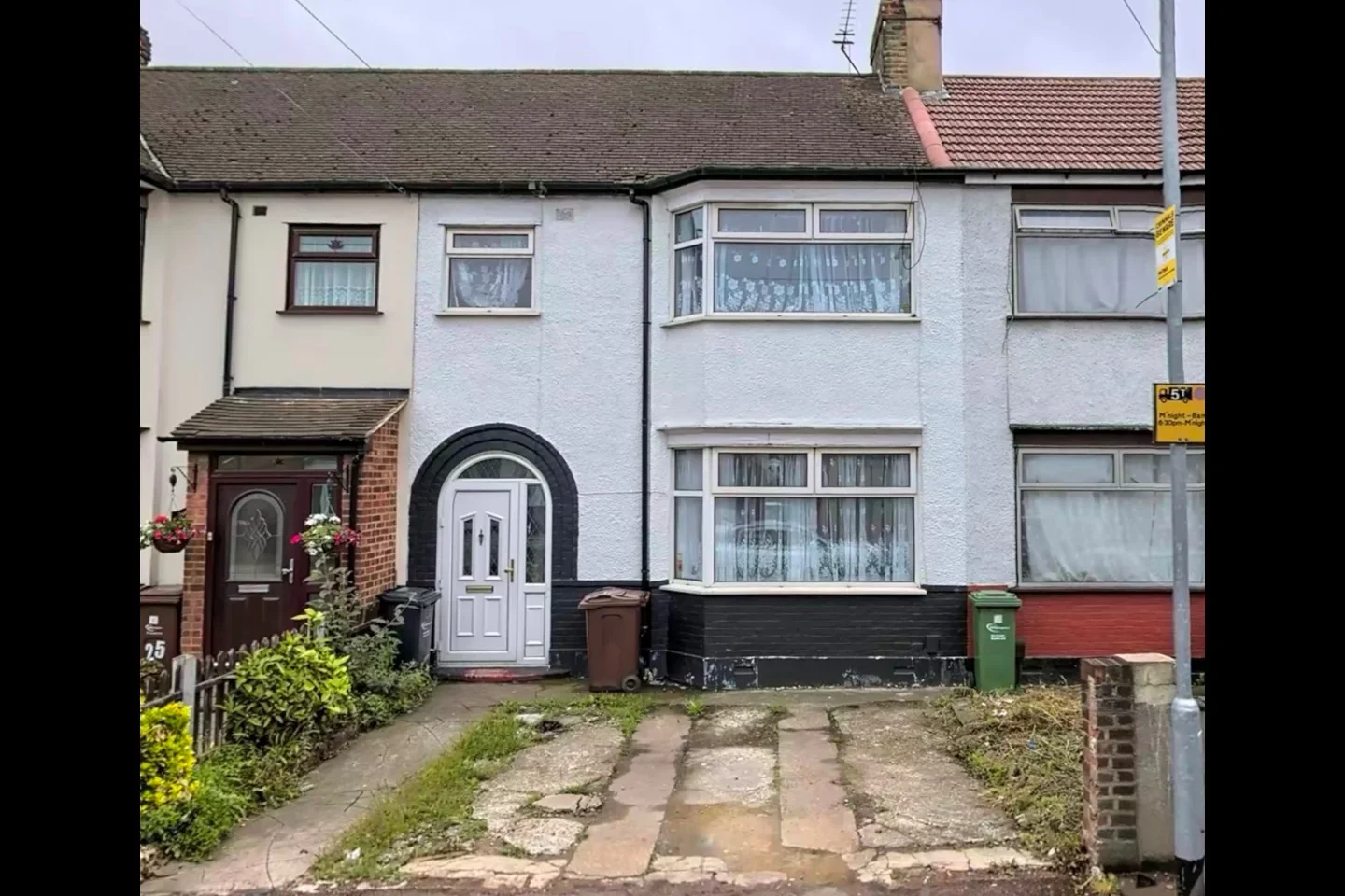 House Waverley Gardens in Greater London