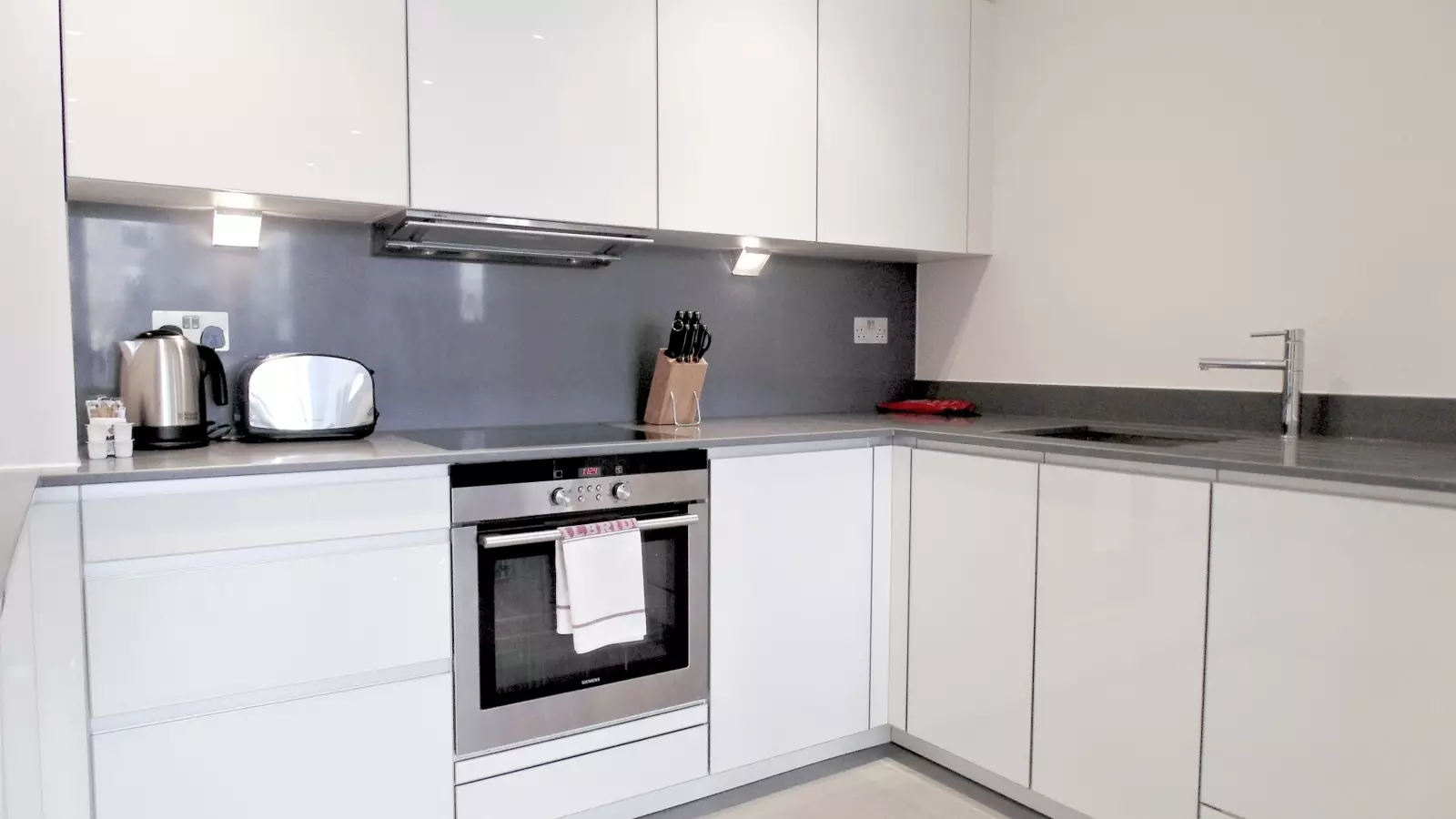 Flat Stable Walk in Greater London