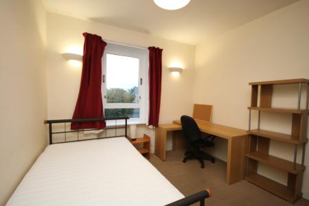 Room Roslin Street in Aberdeen City