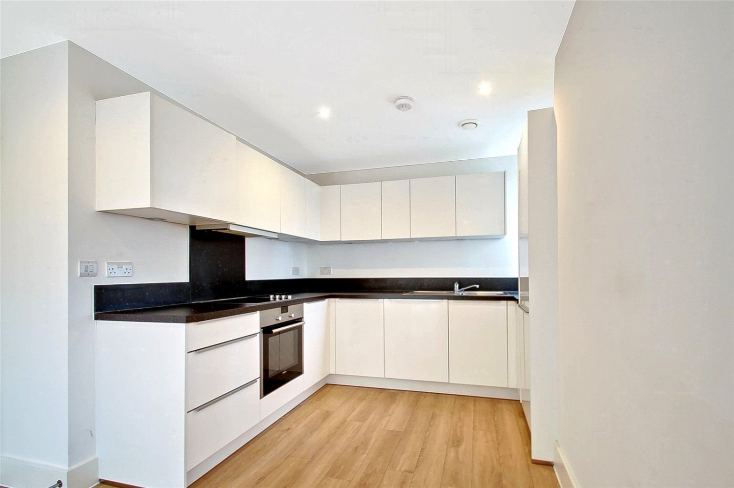 Flat Pembroke Road in London