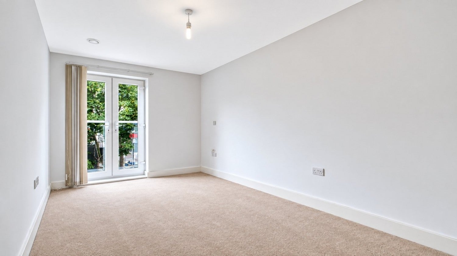 Flat Pembroke Road in London