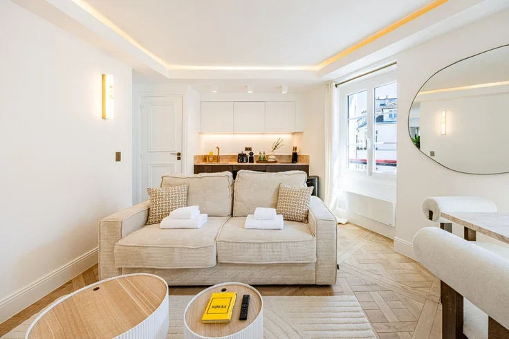 Flat Rue des Saules in Paris