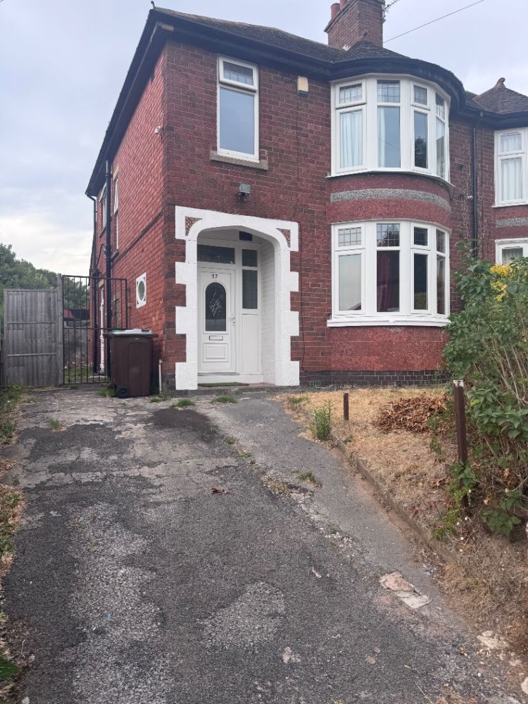 House Llanberis Grove in Nottingham