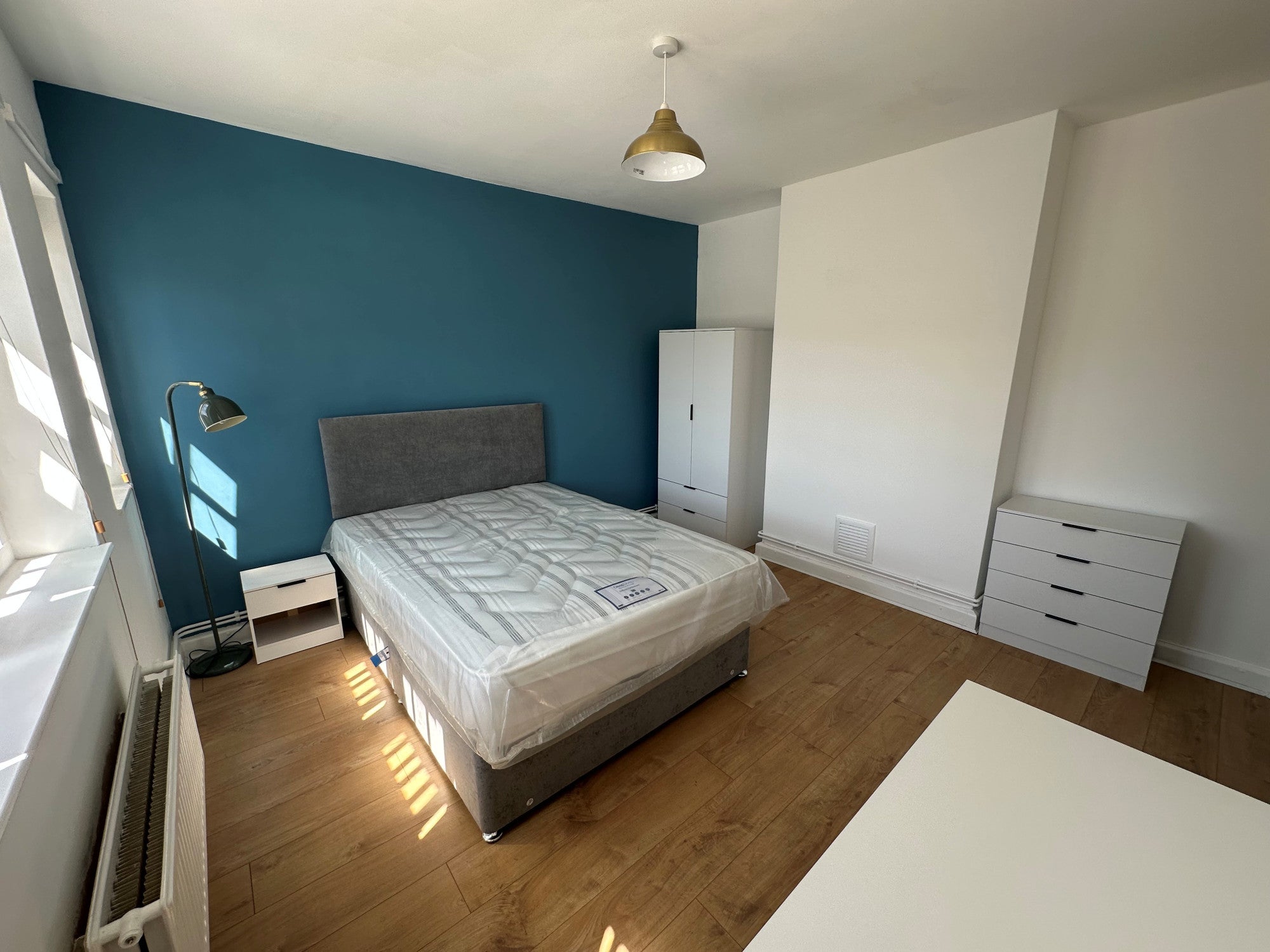 Flat Eversholt Street in Greater London