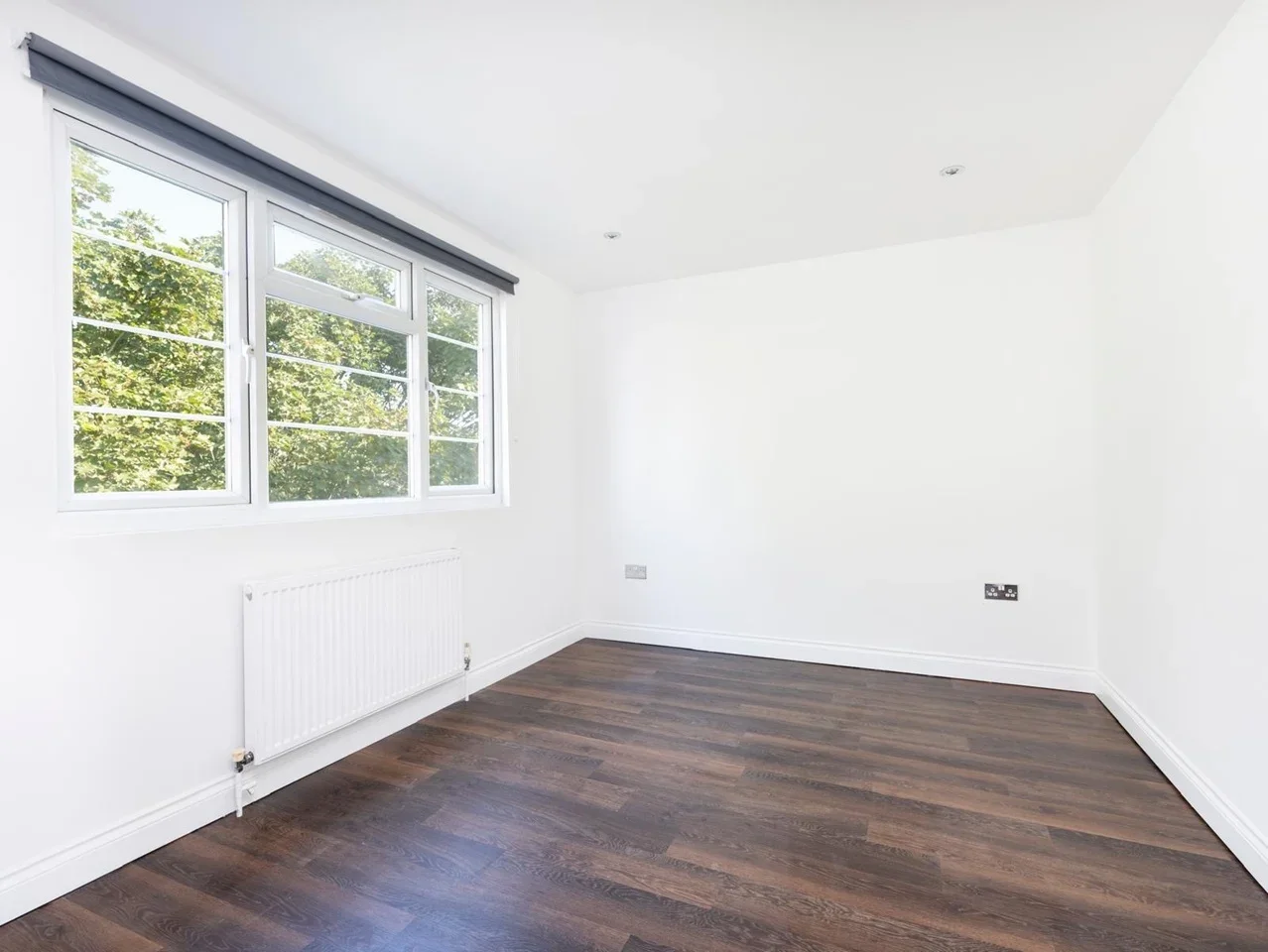 Flat Clive Road in Greater London