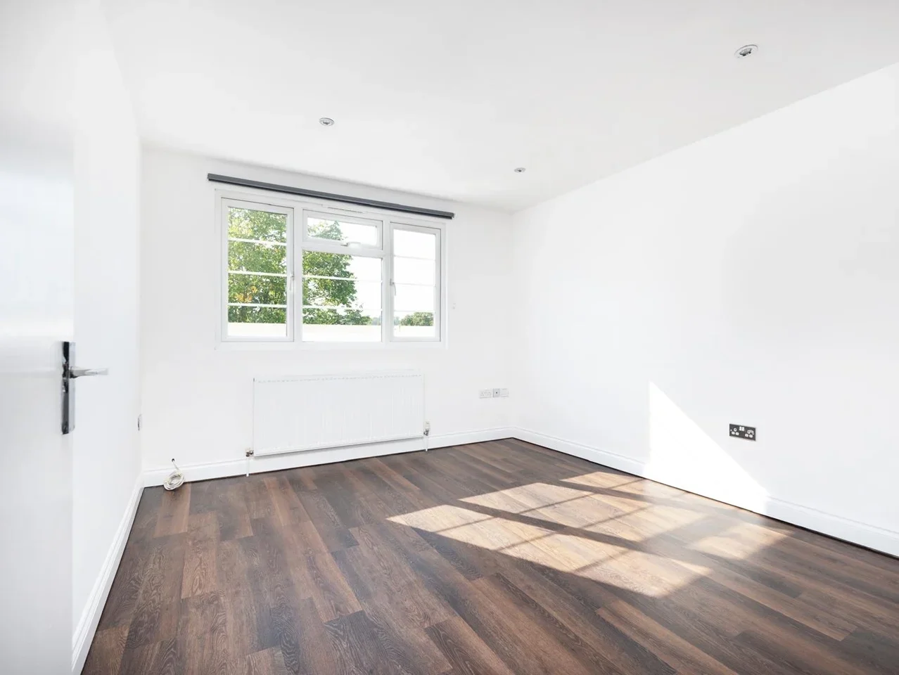 Flat Clive Road in Greater London