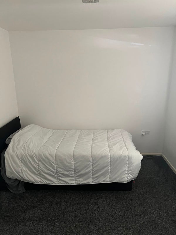 Room Beckett Lane in Crawley