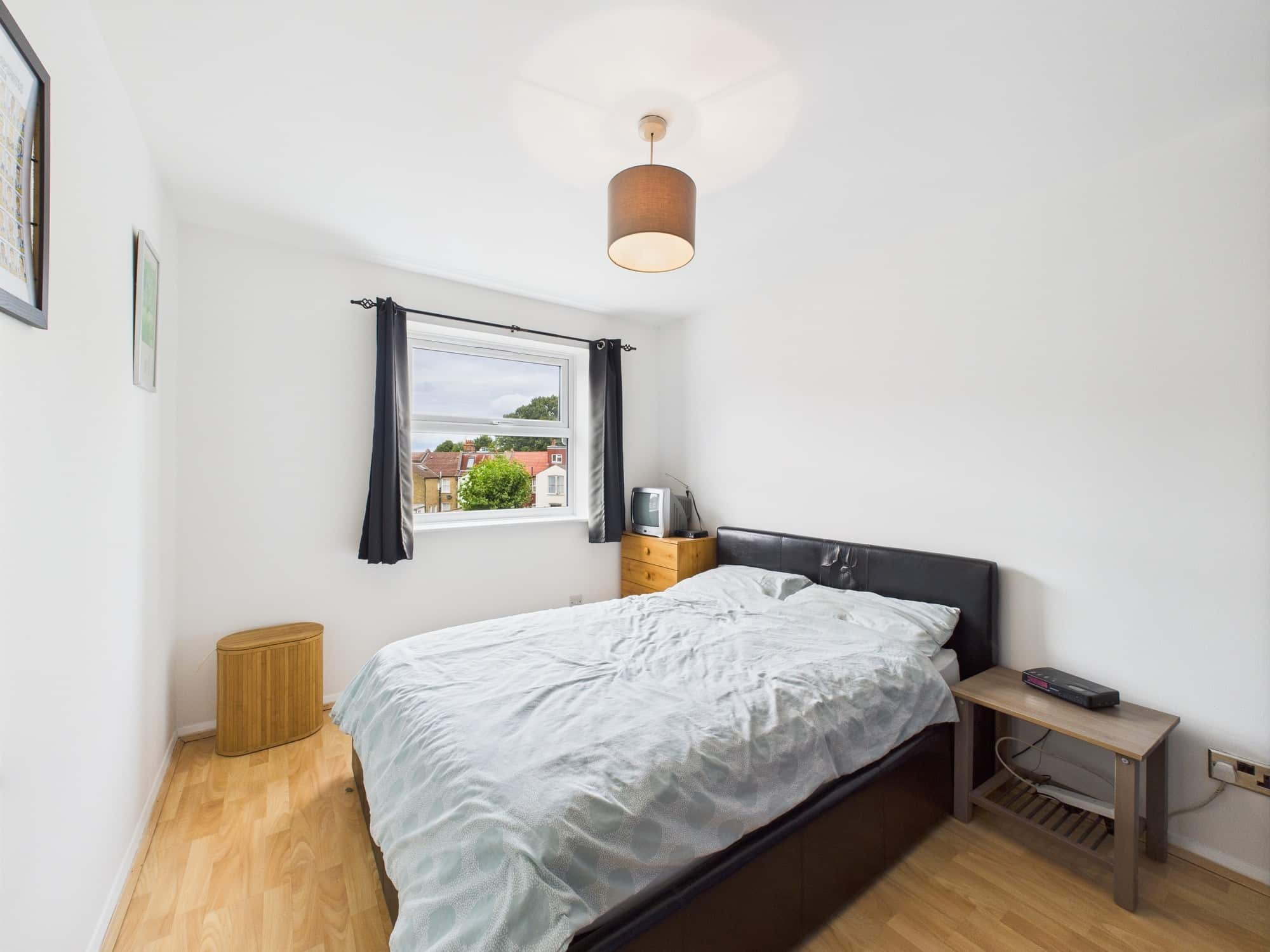 Flat Henry Doulton Drive in Greater London