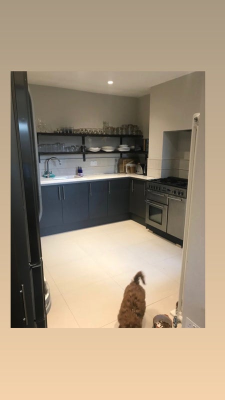 Room Ickburgh Road in Greater London