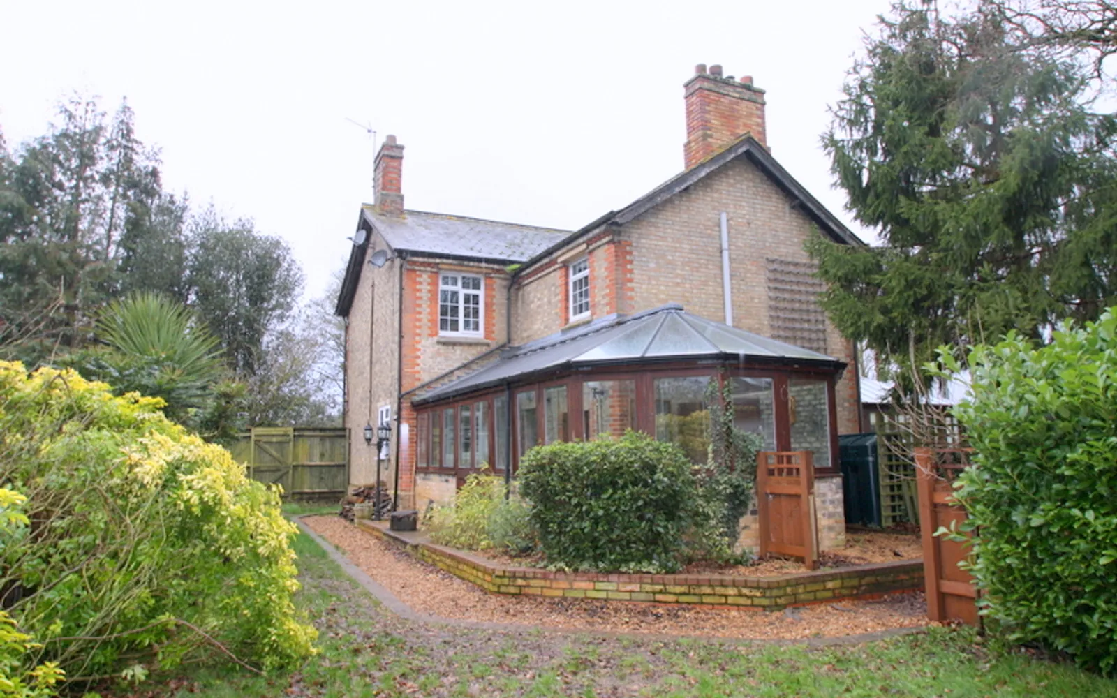 House Thurleigh Road in Ravensden