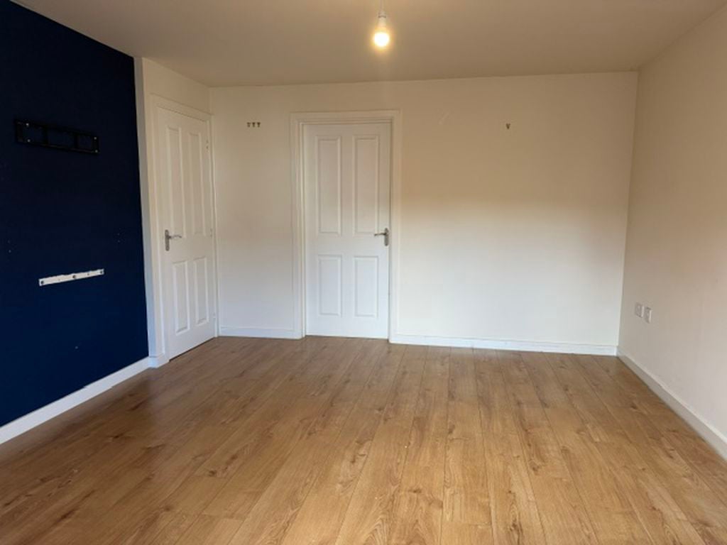 House Brookes Avenue in Dawley