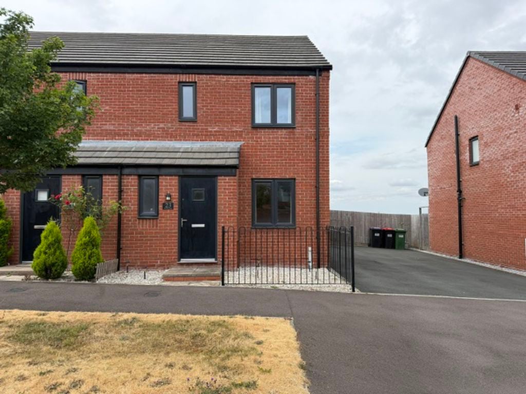House Brookes Avenue in Dawley