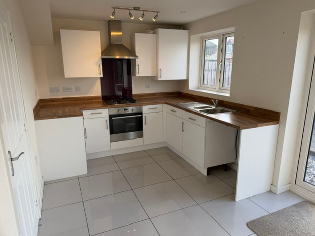 House Brookes Avenue in Dawley