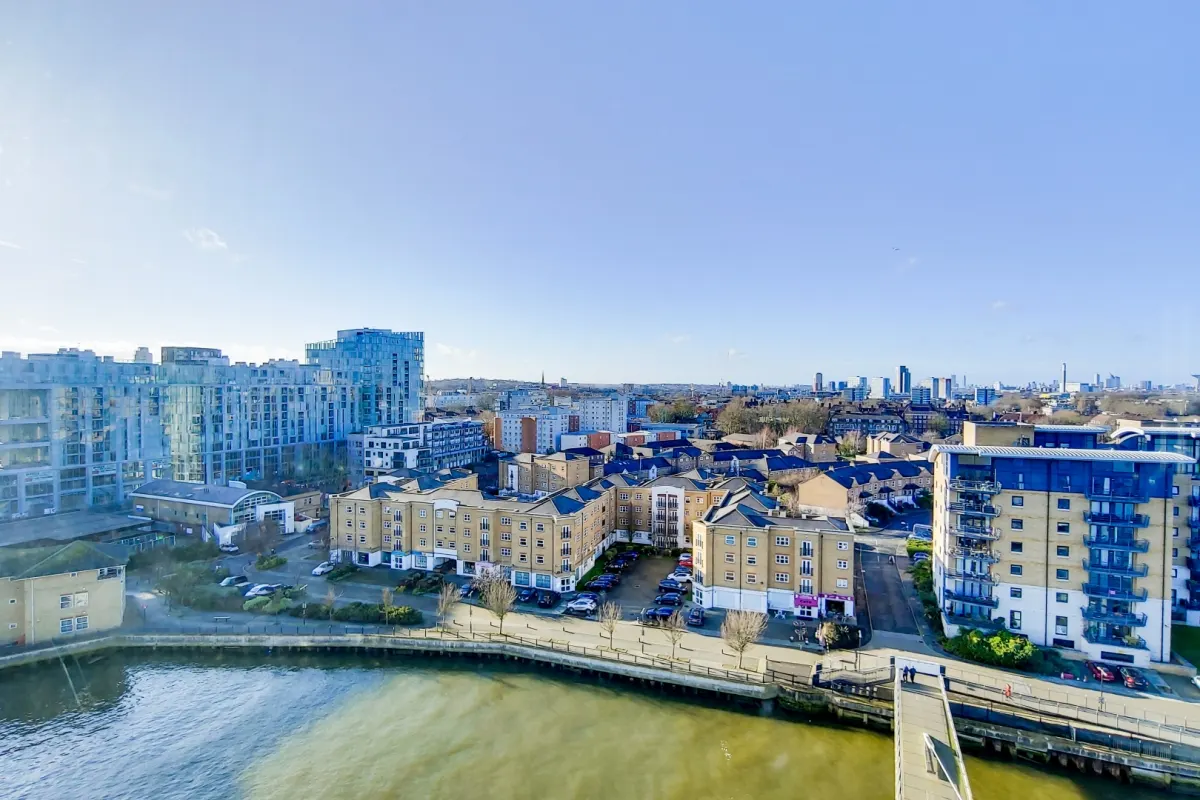 Flat Dreadnought Walk in Greater London