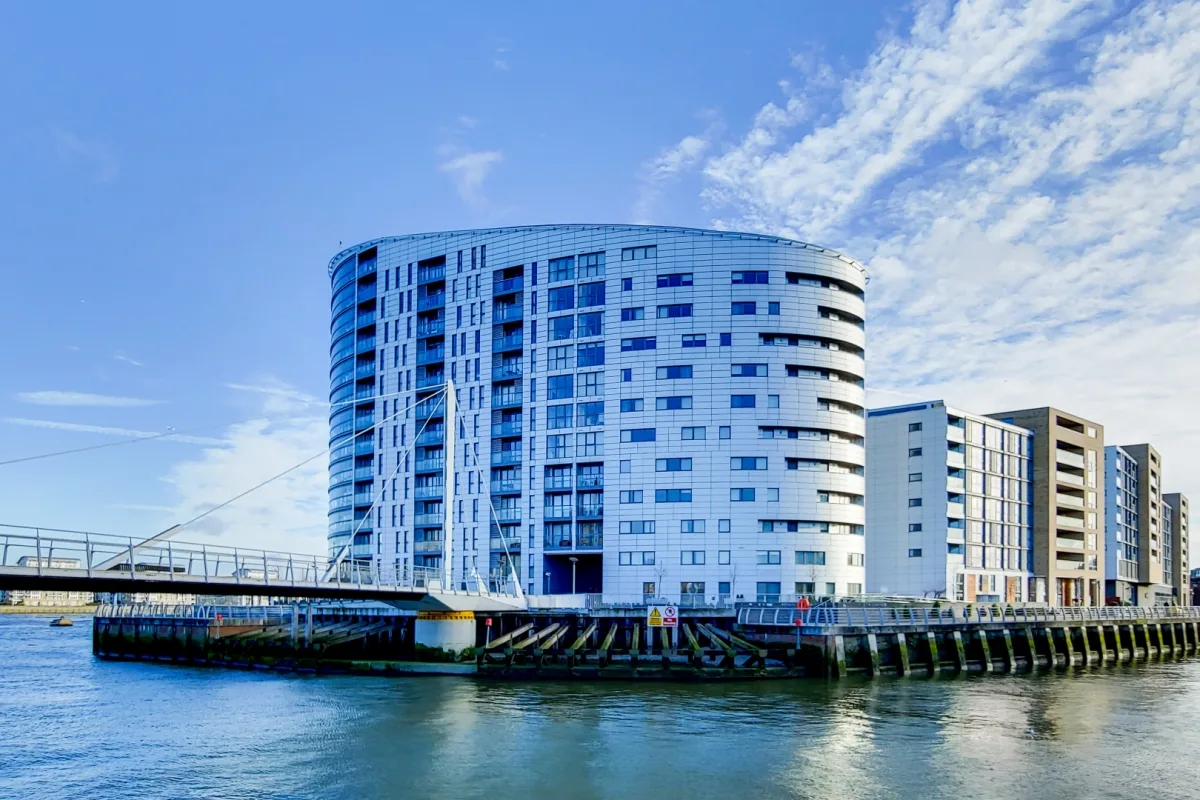Flat Dreadnought Walk in Greater London