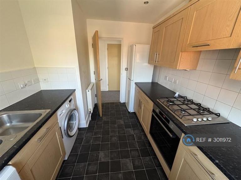 Flat Salisbury Close in Rayleigh