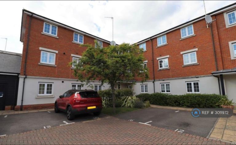 Flat Salisbury Close in Rayleigh