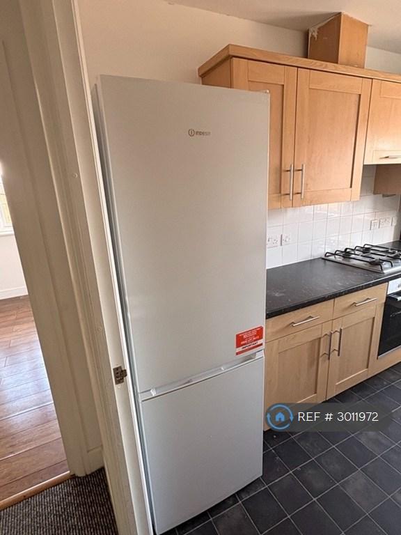 Flat Salisbury Close in Rayleigh