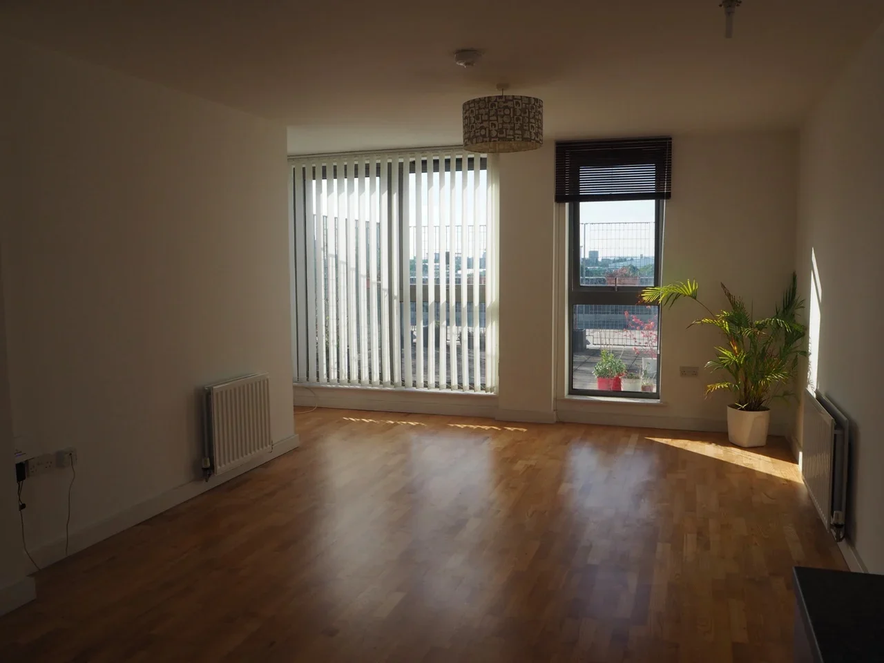 Flat Ordnance Road in Greater London