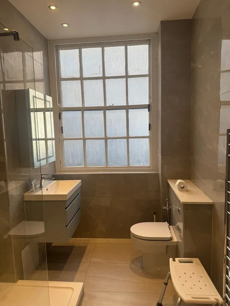 Flat Lowndes Square in Greater London