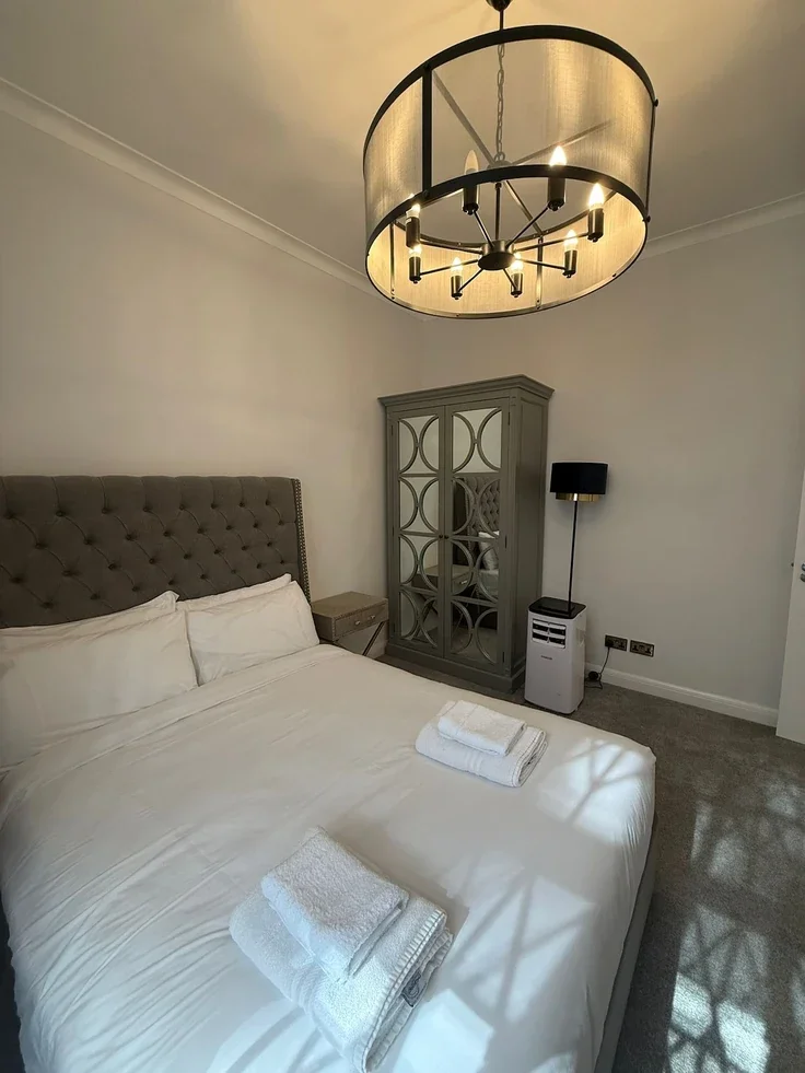 Flat Lowndes Square in Greater London