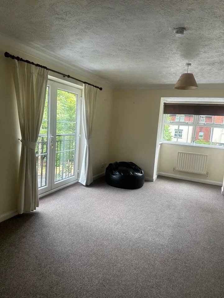 Flat Hazel Way in Reigate and Banstead