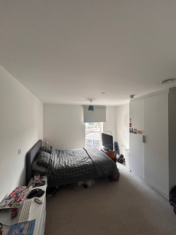 Room Trafford Road in Salford