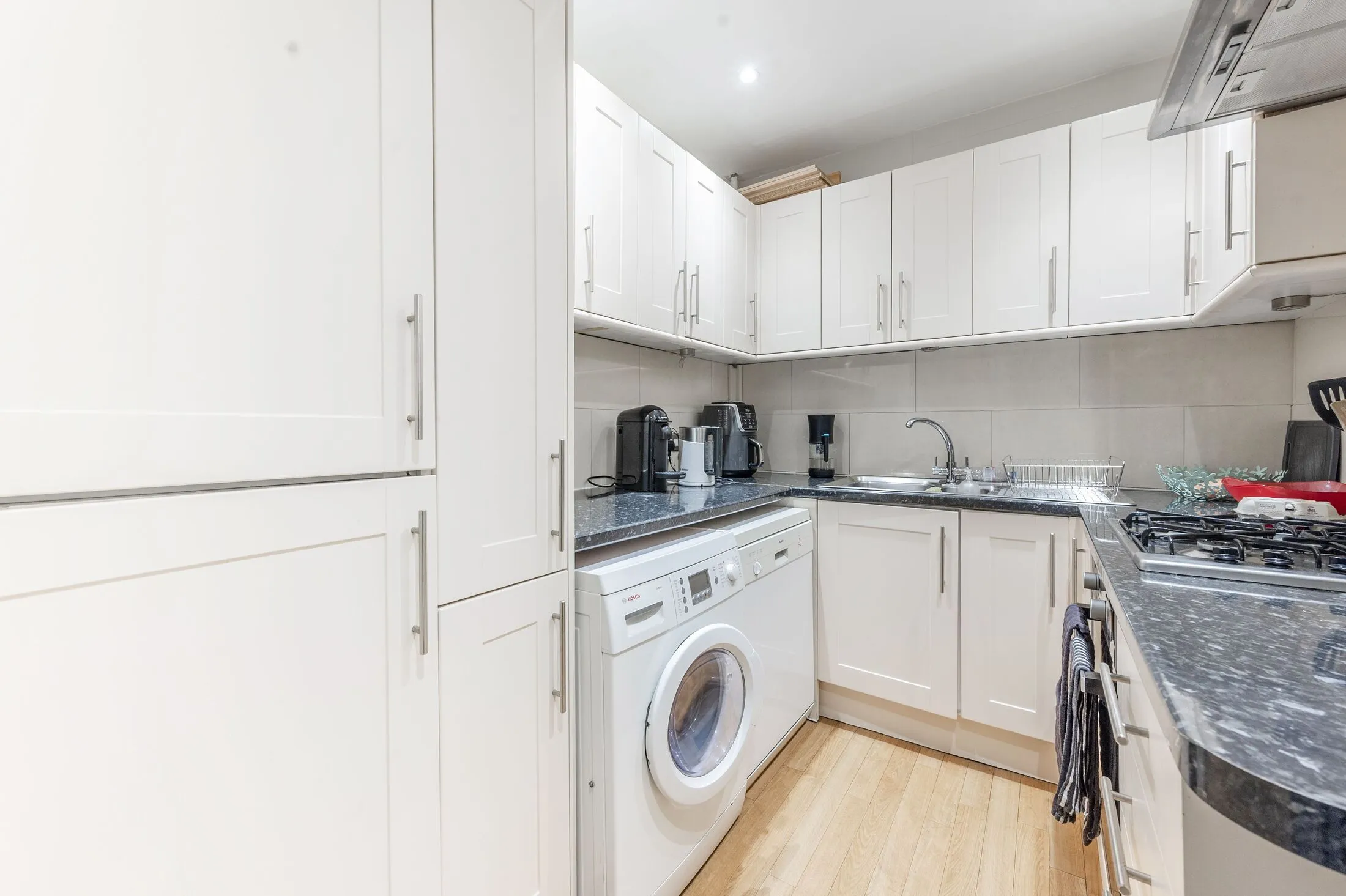 Flat Cornwall Gardens in Greater London