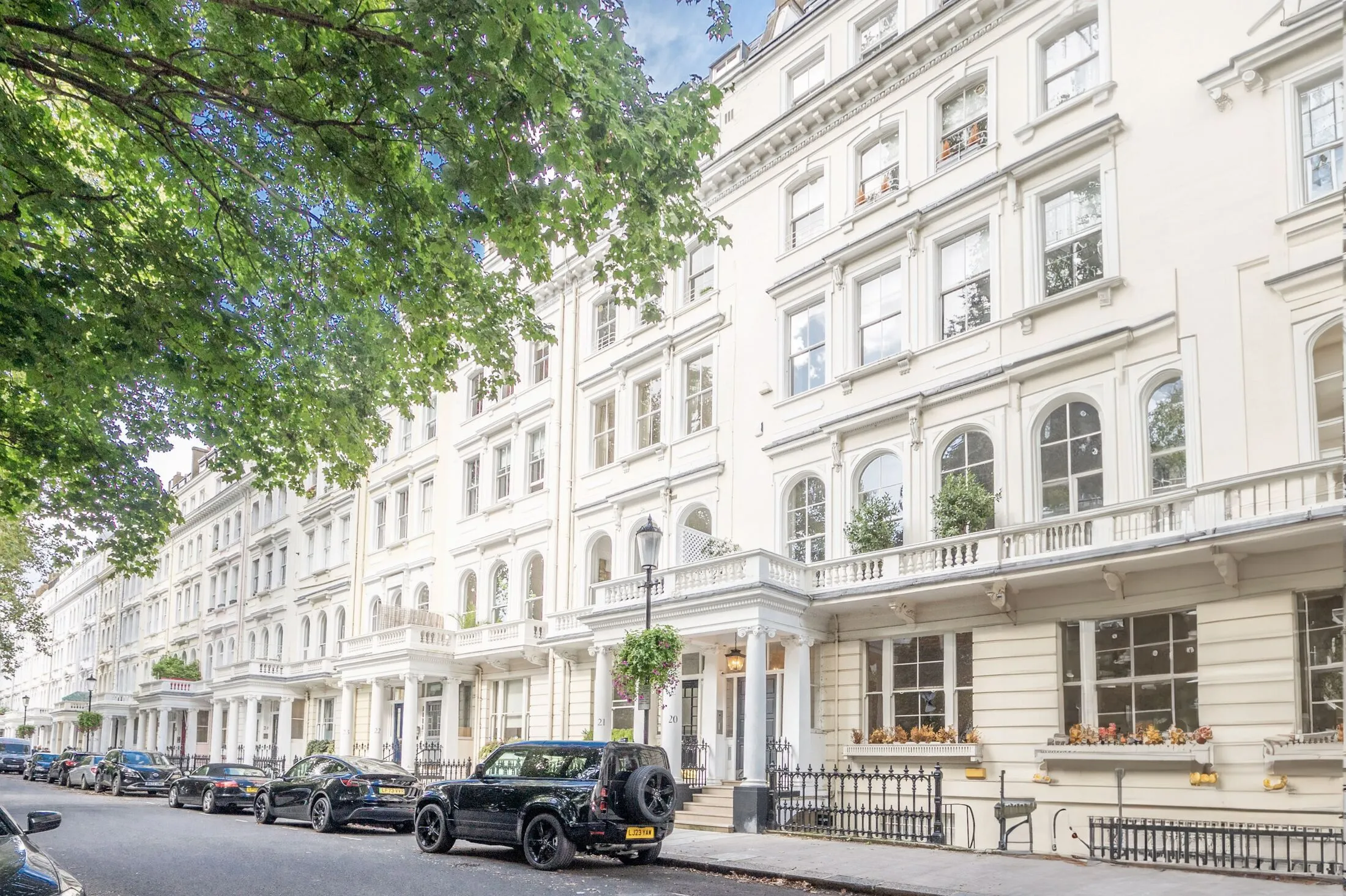 Flat Cornwall Gardens in Greater London