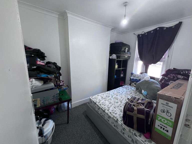Flat Melford Road in Greater London