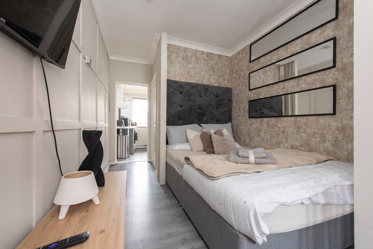 Flat Hillside Road in Chatham