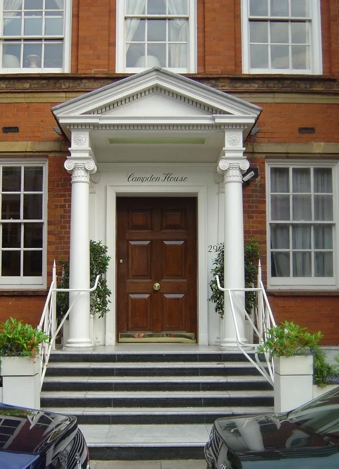 Flat Sheffield Terrace in Greater London