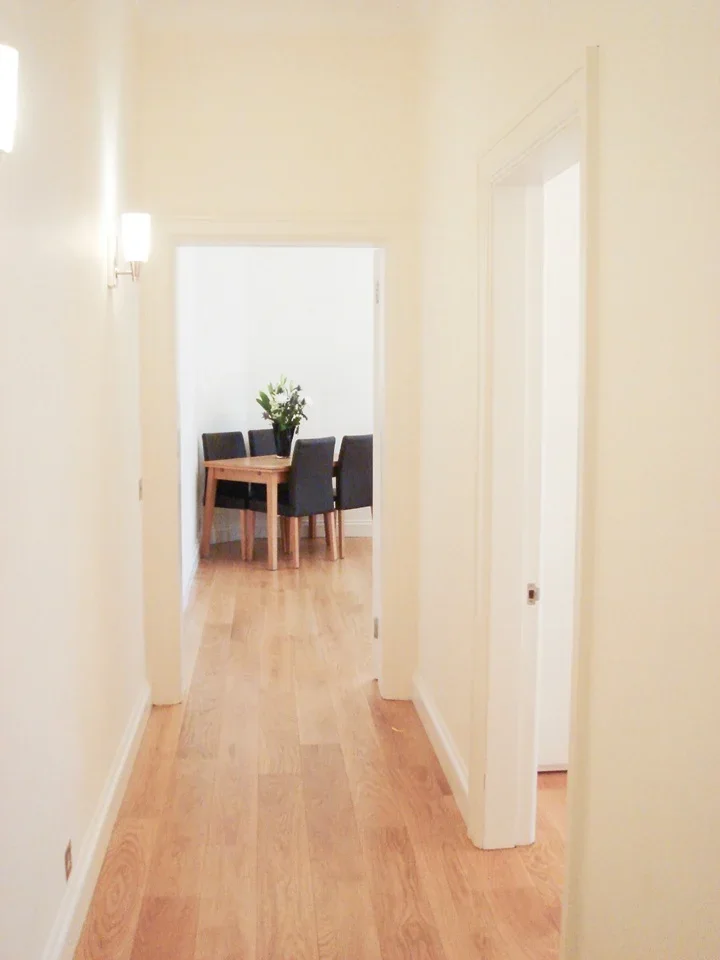 Flat Sheffield Terrace in Greater London