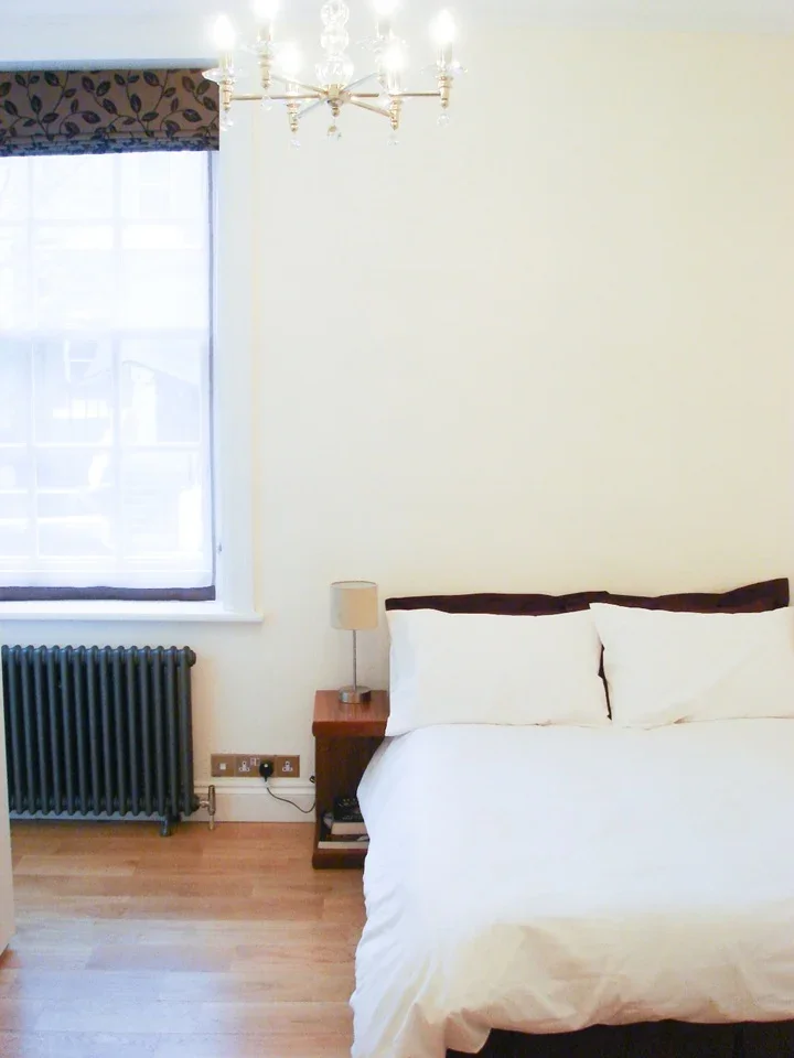 Flat Sheffield Terrace in Greater London