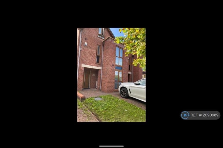 Room Stanley Road in Salford