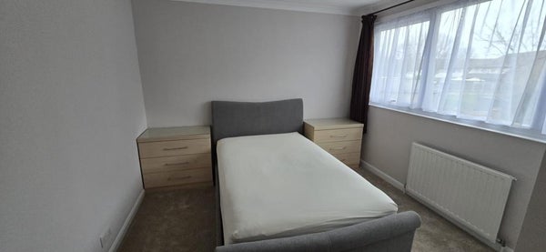 Room Astra Close in London