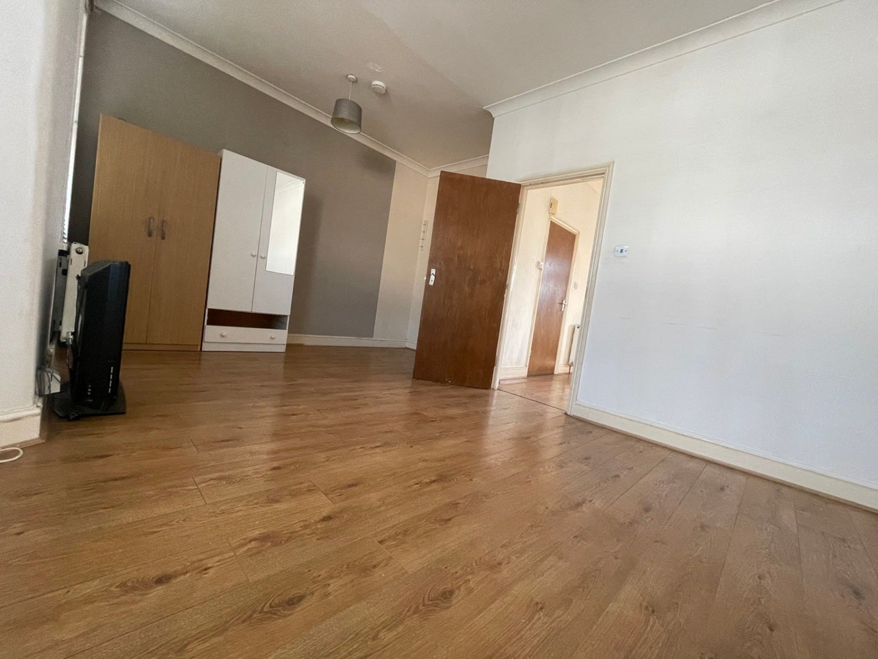 Flat Wellwood Road in Greater London