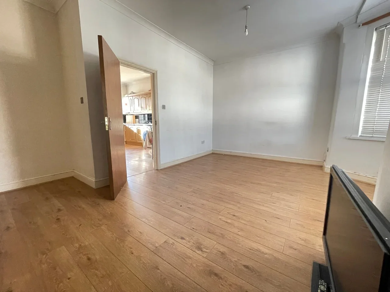 Flat Wellwood Road in Greater London