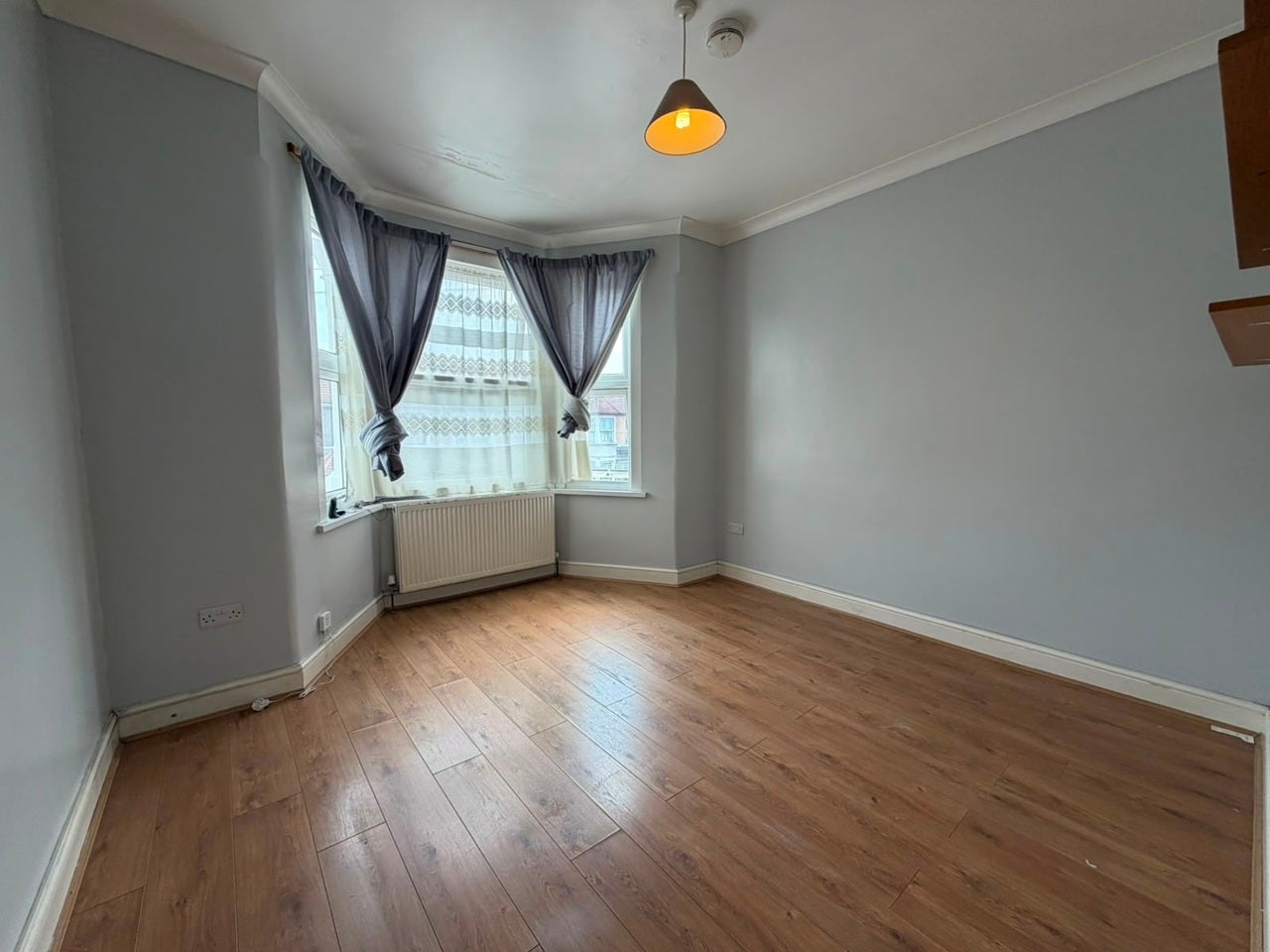Flat Wellwood Road in Greater London