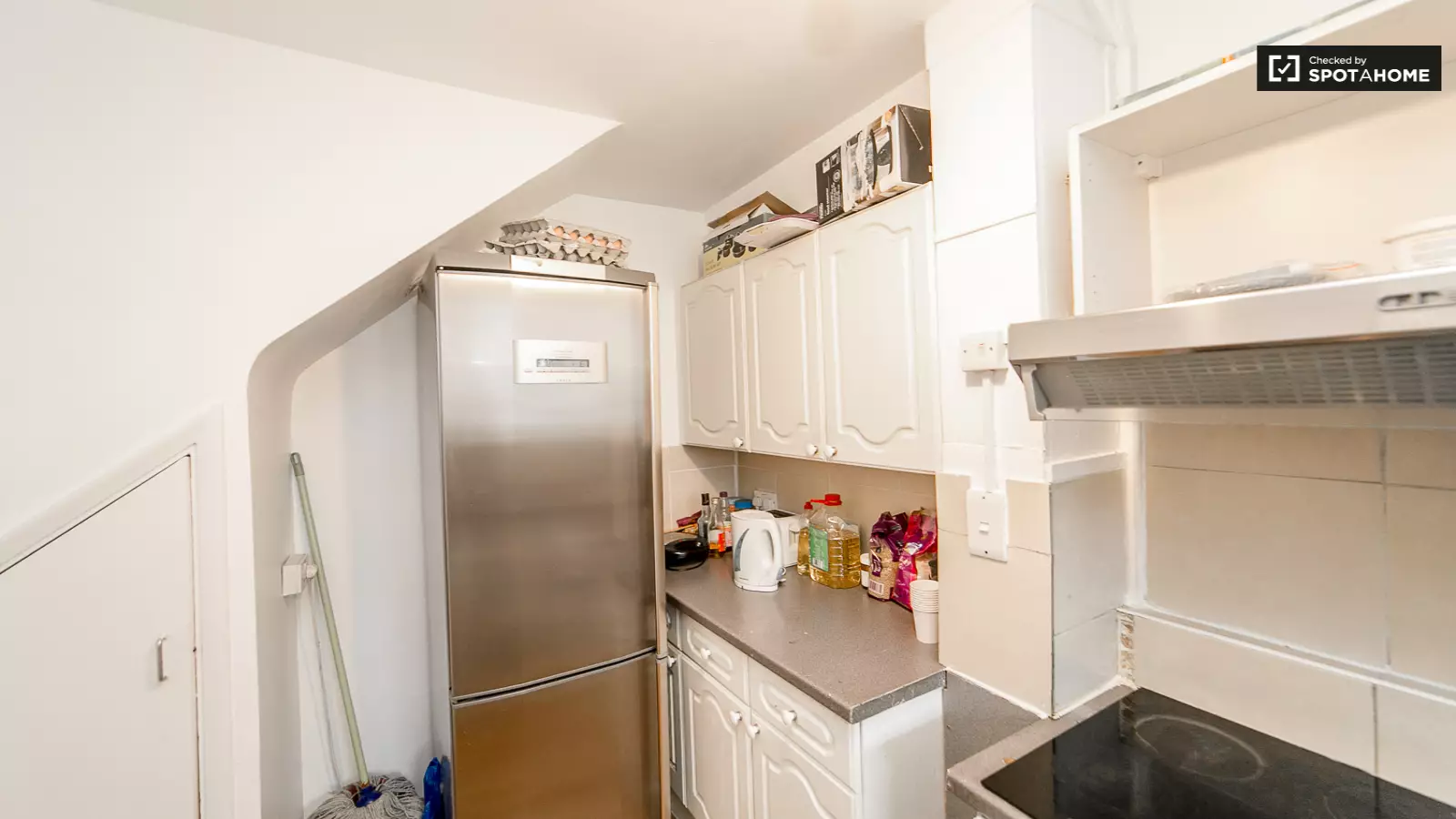 Flat Tildesley Road in Greater London